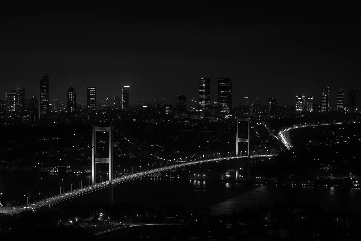 Gece İstanbul silüeti ve Boğaz Köprüsü